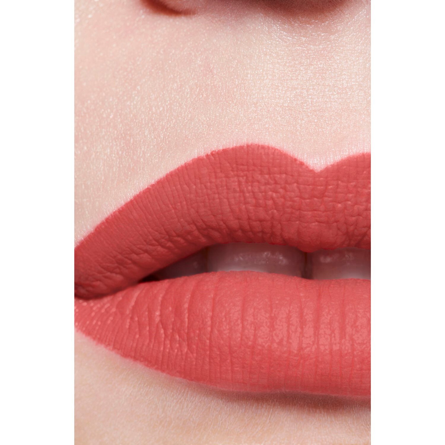 LA BARRA DE LABIOS LÍQUIDA MATE INTENSA DE LARGA DURACIÓN